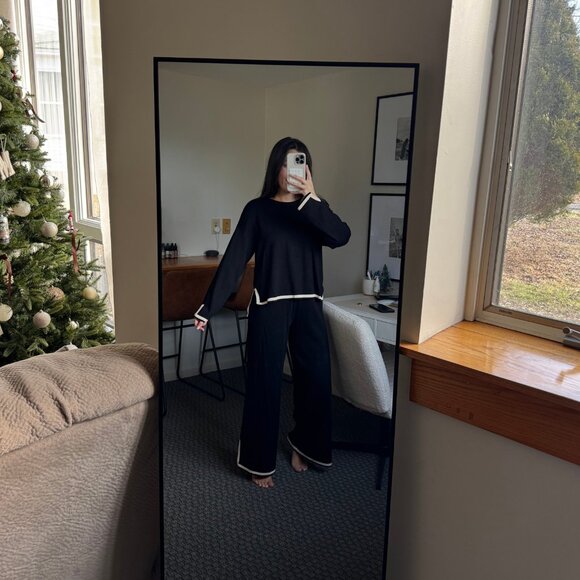 Viral Amazon Sweater Set - Picture 1 of 4